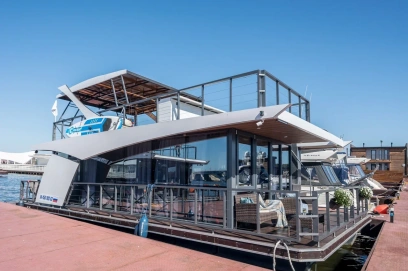 Хаусбот Санторини